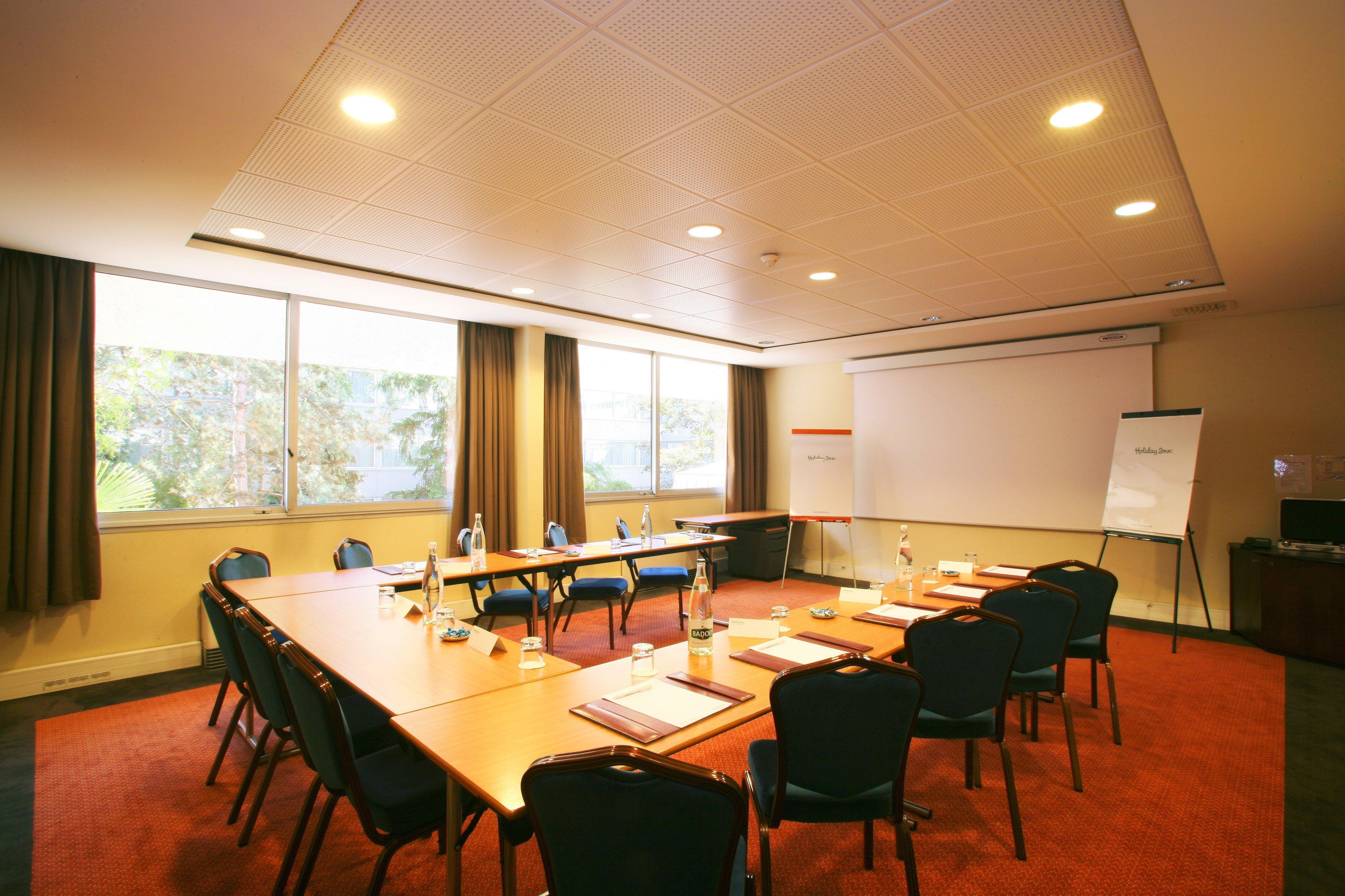 Doubletree By Hilton Paris Bougival Hotel Buitenkant foto