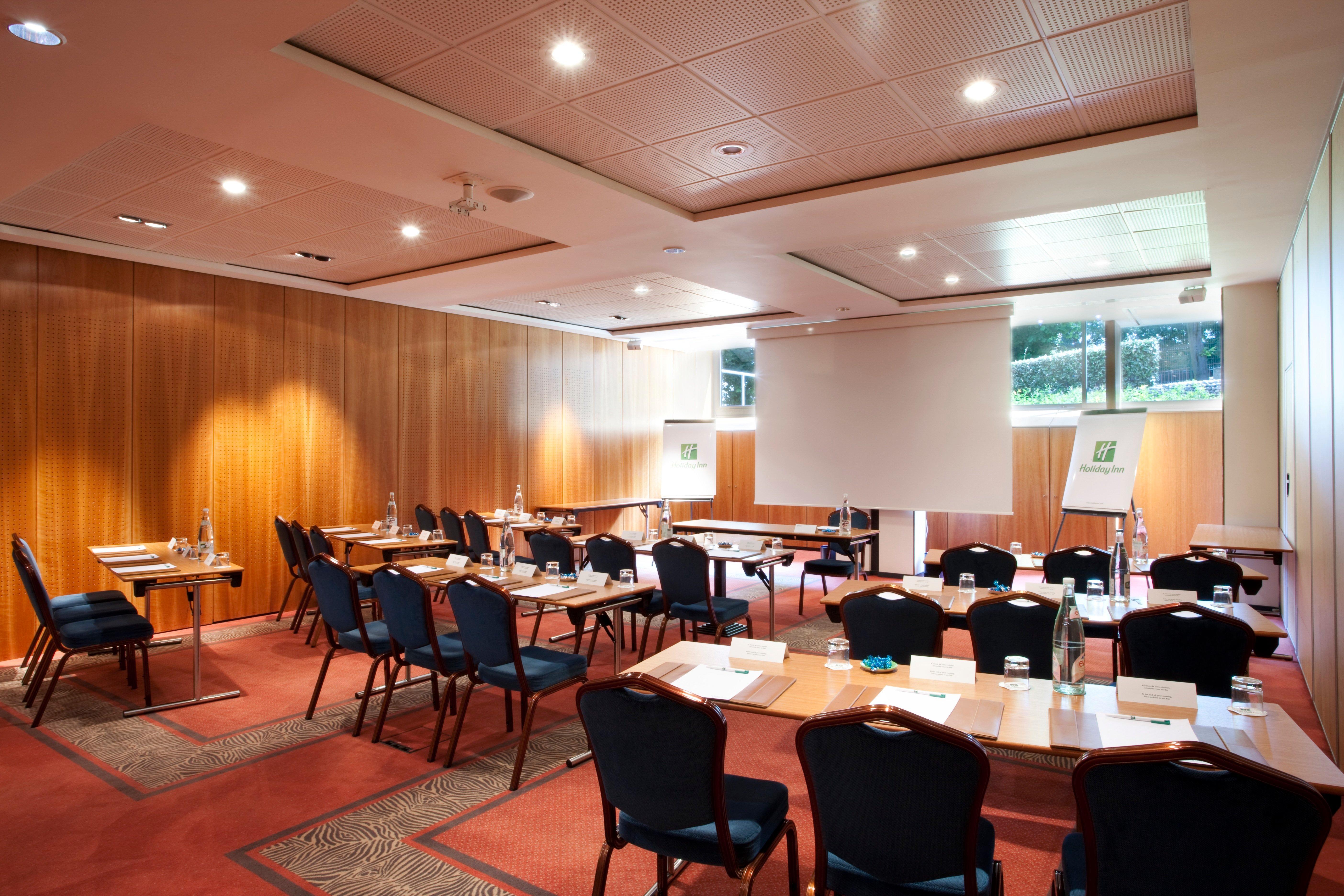 Doubletree By Hilton Paris Bougival Hotel Buitenkant foto
