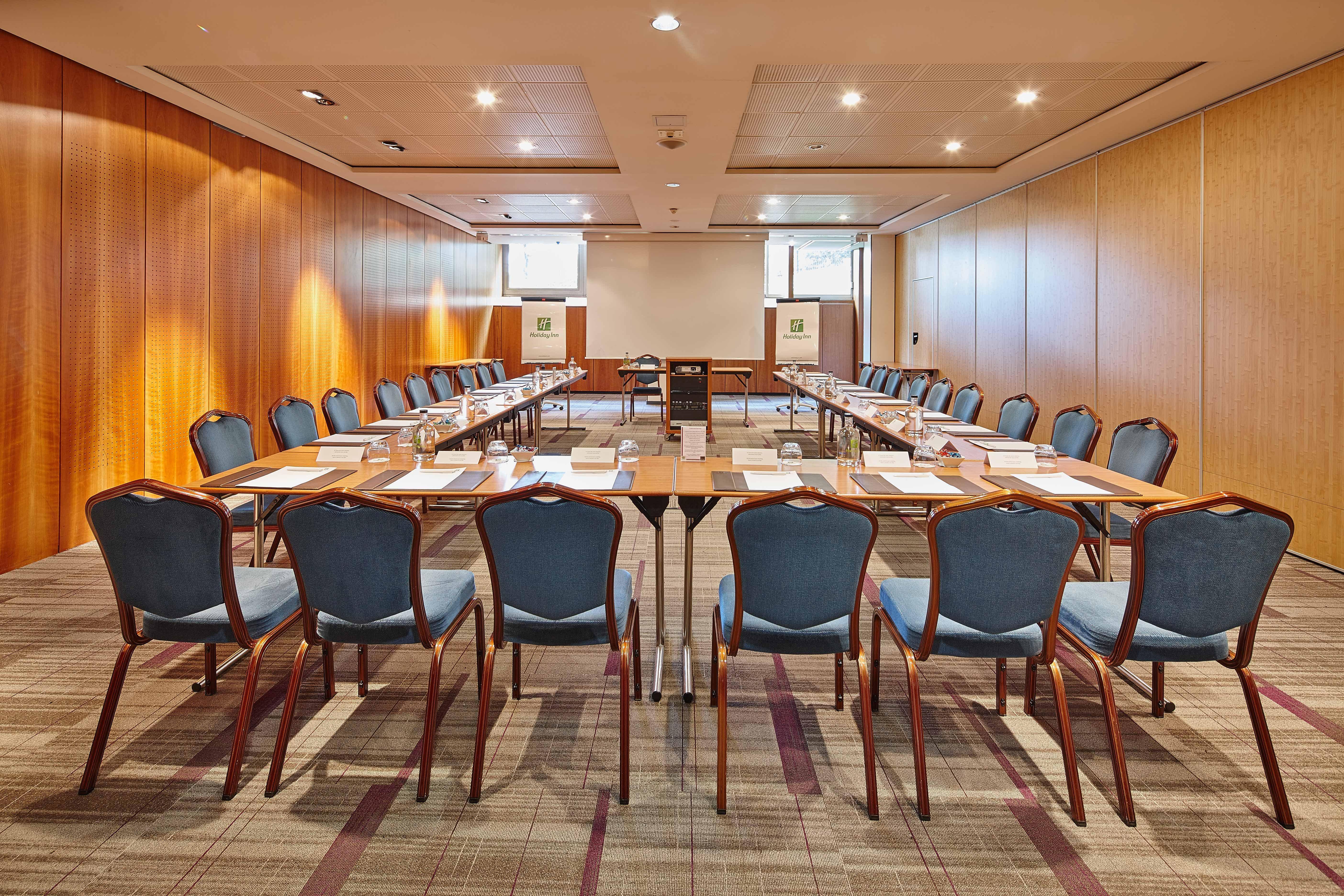 Doubletree By Hilton Paris Bougival Hotel Buitenkant foto