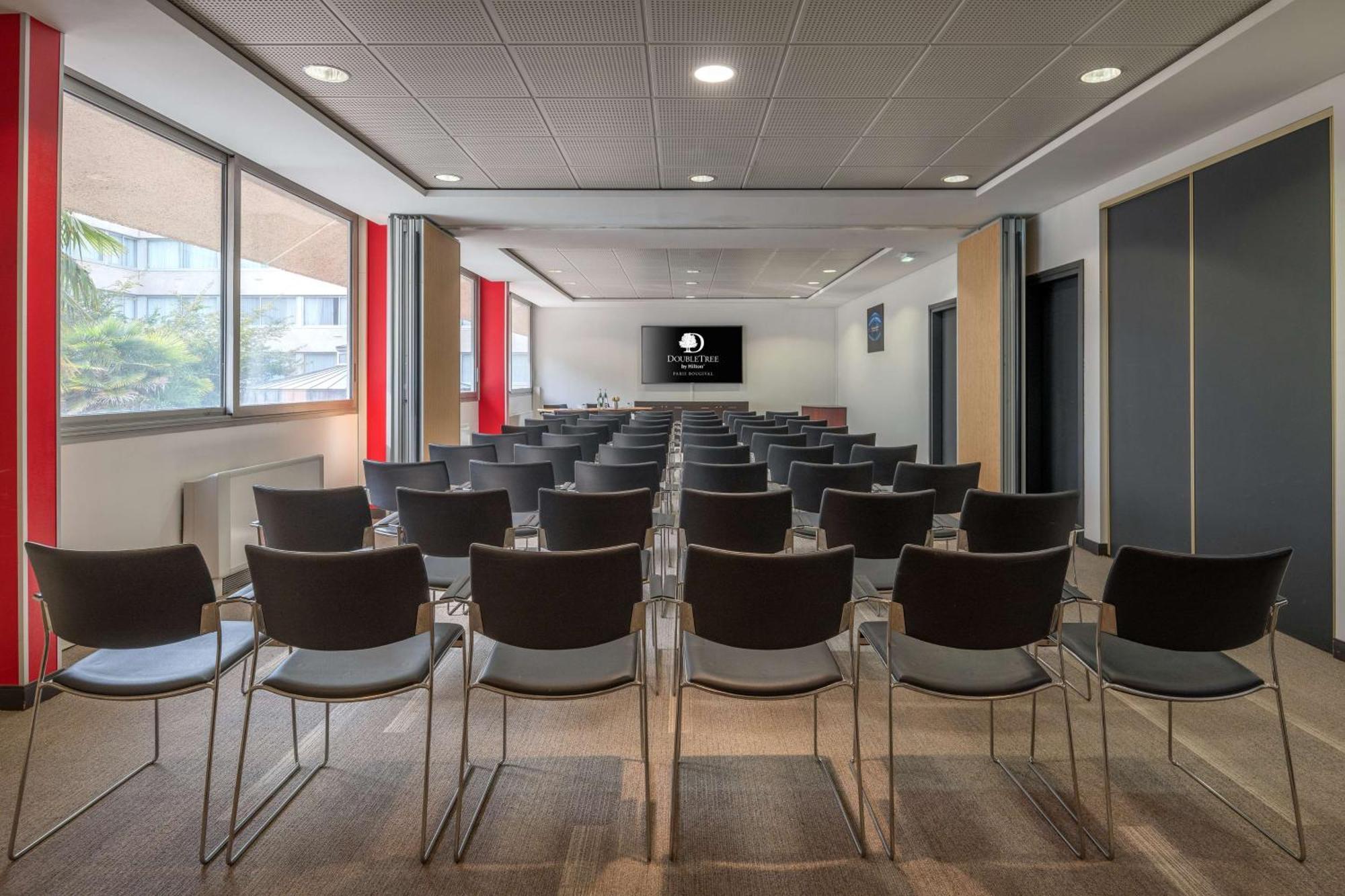Doubletree By Hilton Paris Bougival Hotel Buitenkant foto