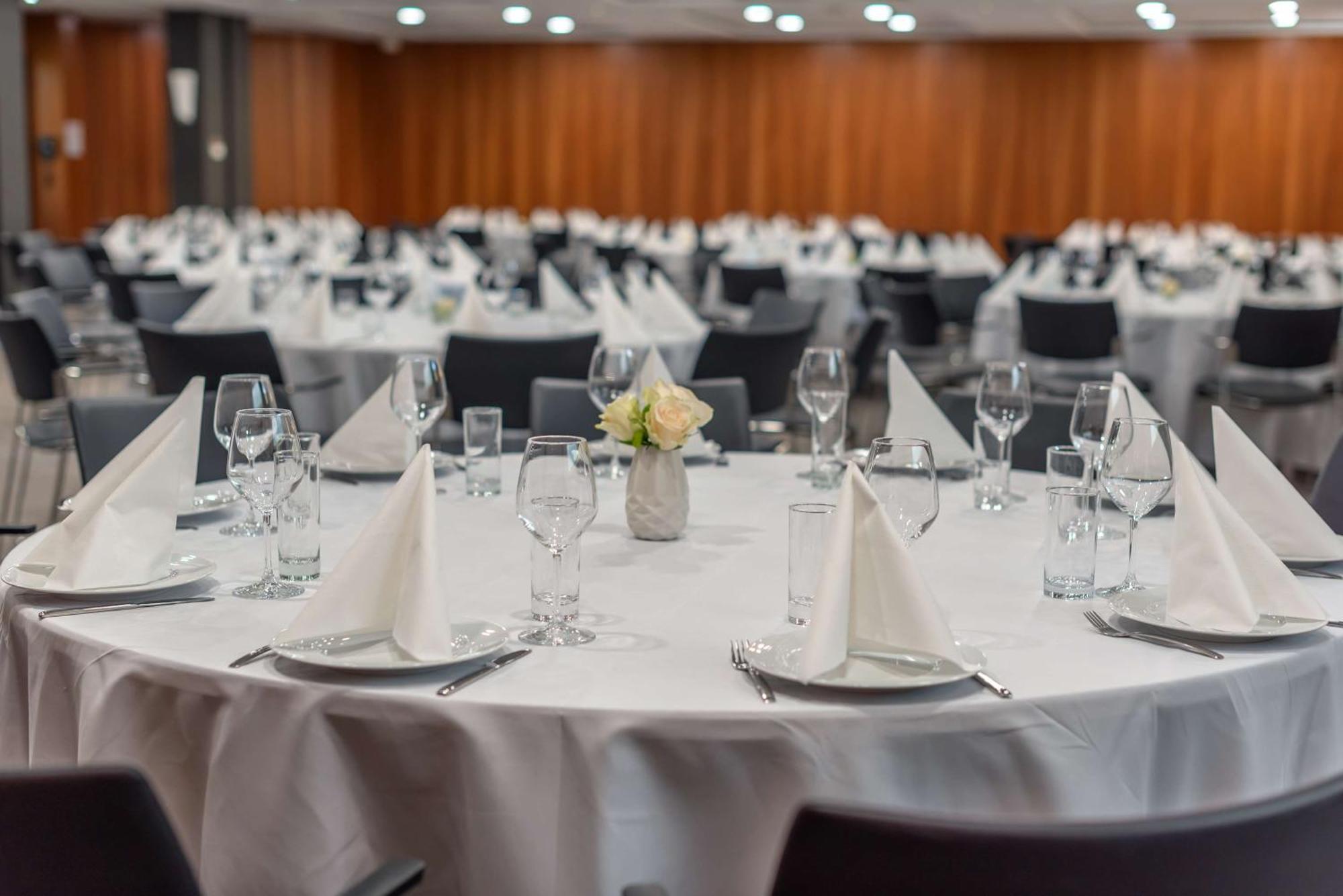 Doubletree By Hilton Paris Bougival Hotel Buitenkant foto