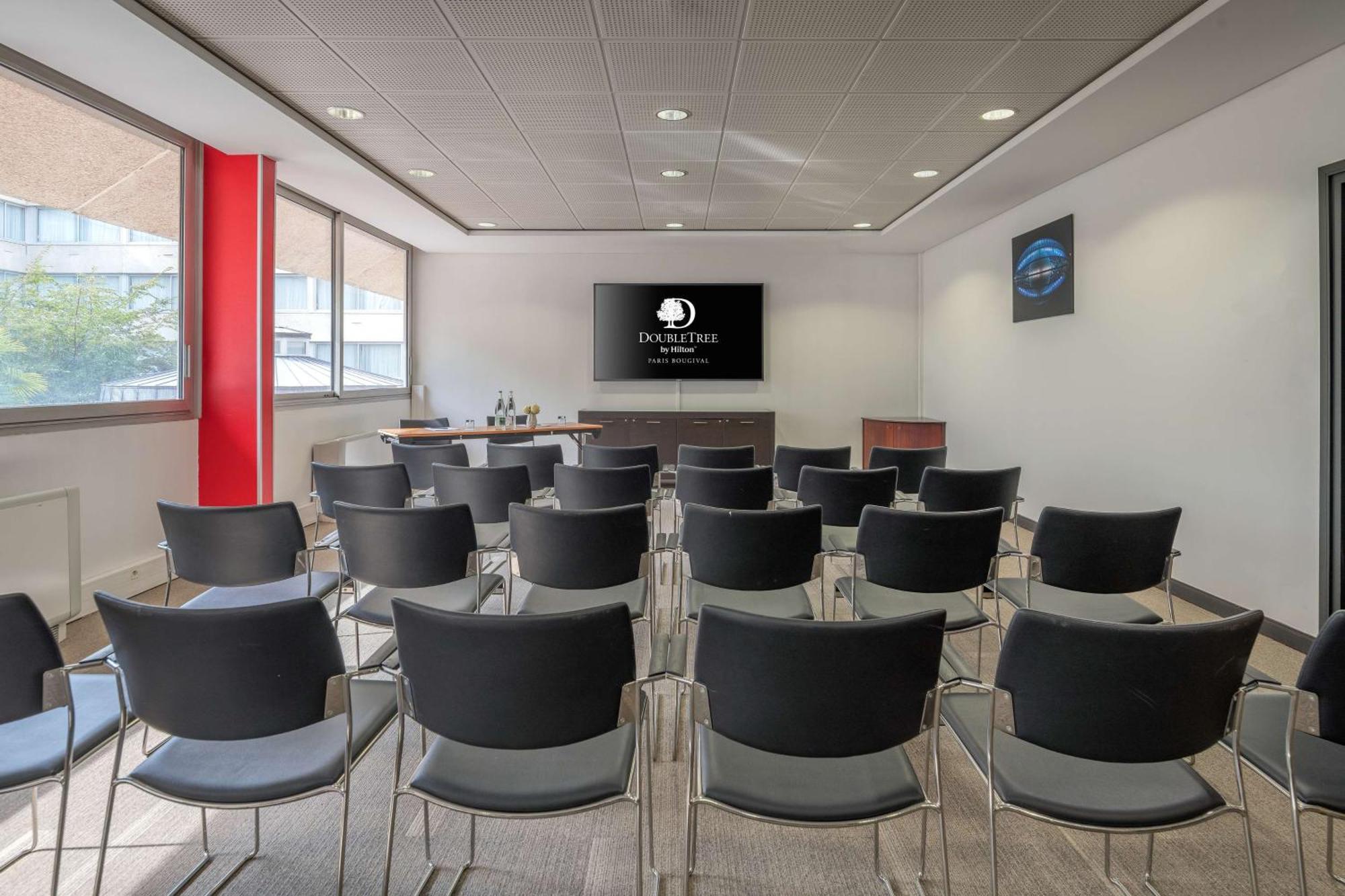 Doubletree By Hilton Paris Bougival Hotel Buitenkant foto
