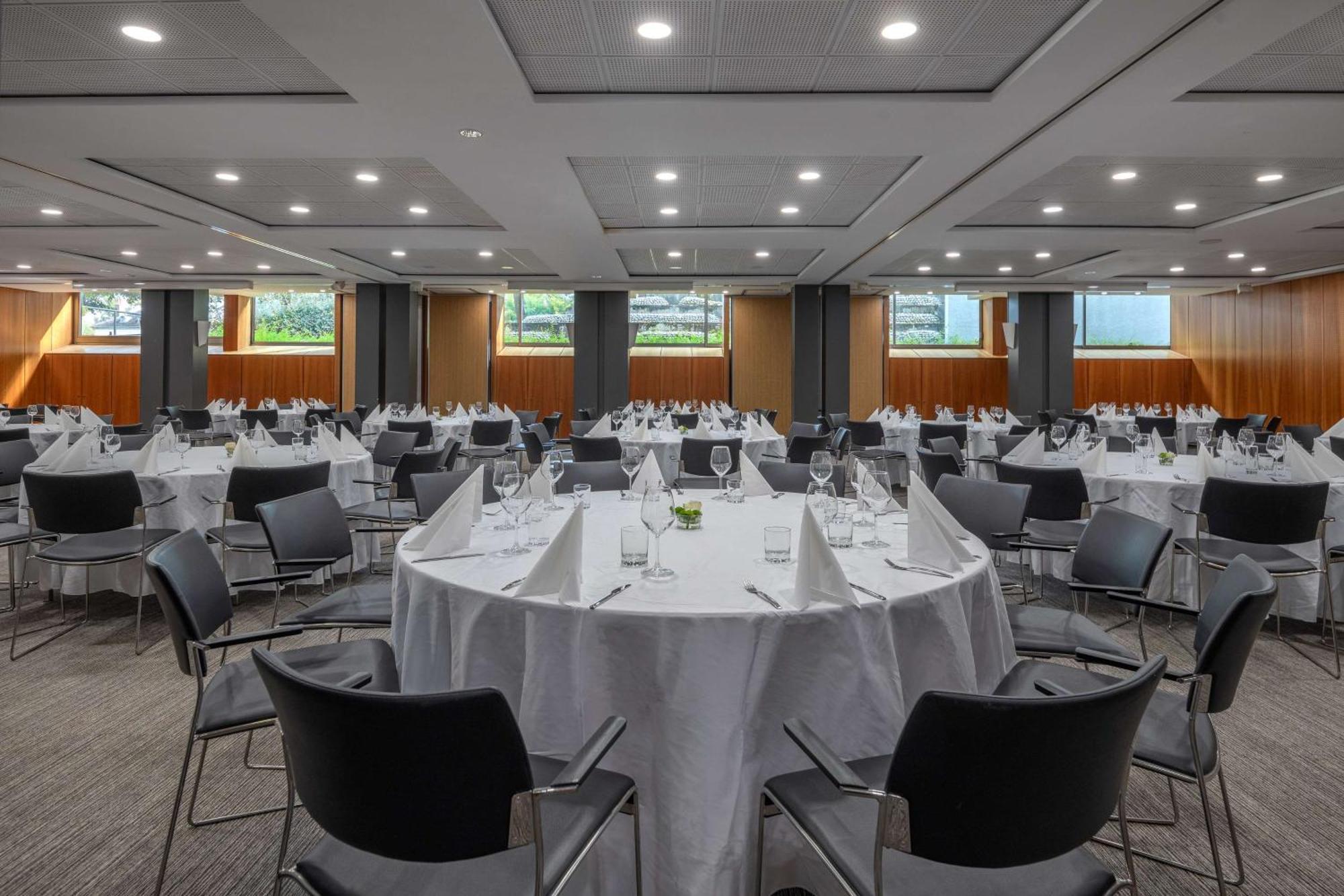 Doubletree By Hilton Paris Bougival Hotel Buitenkant foto