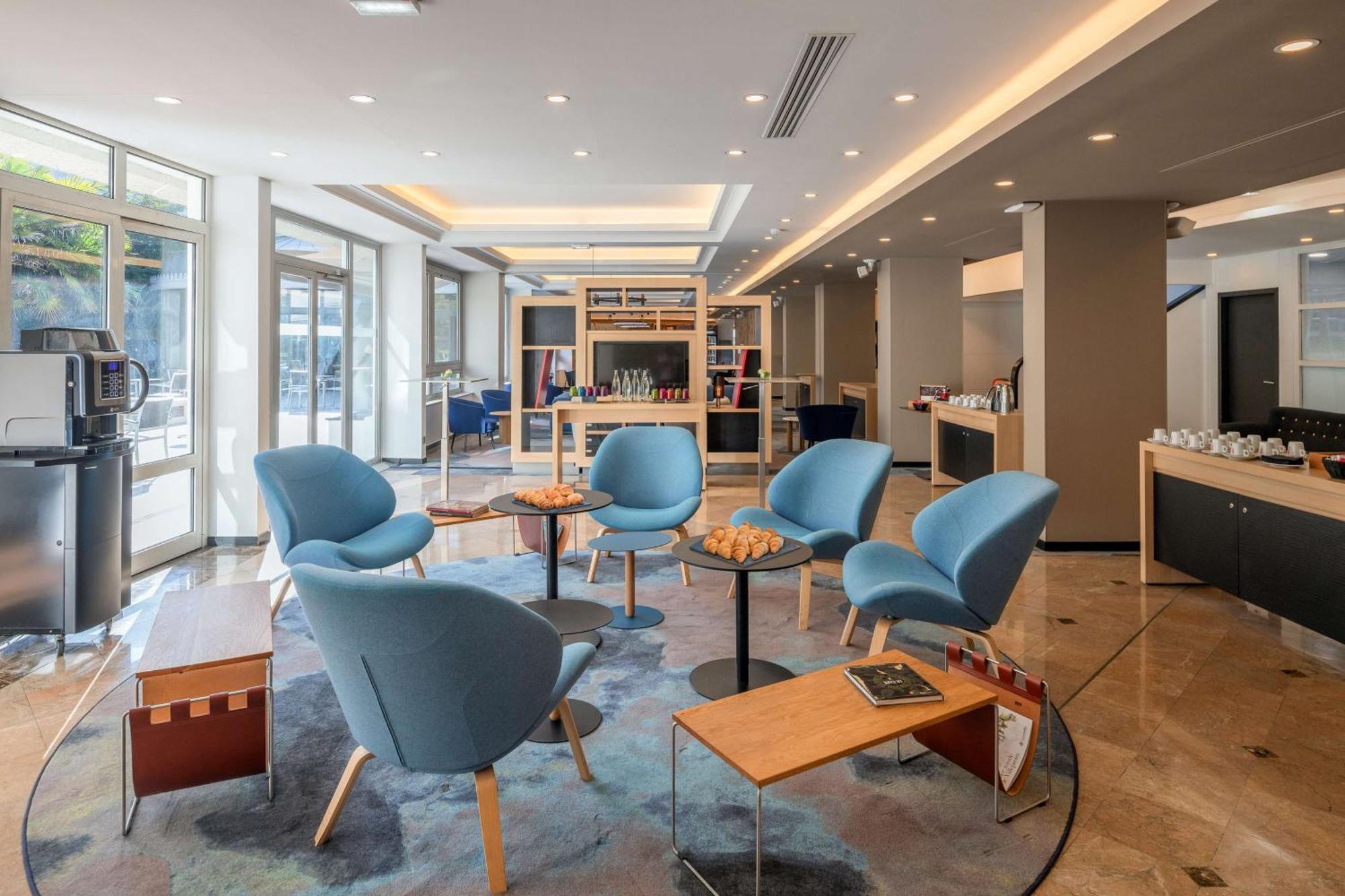 Doubletree By Hilton Paris Bougival Hotel Buitenkant foto