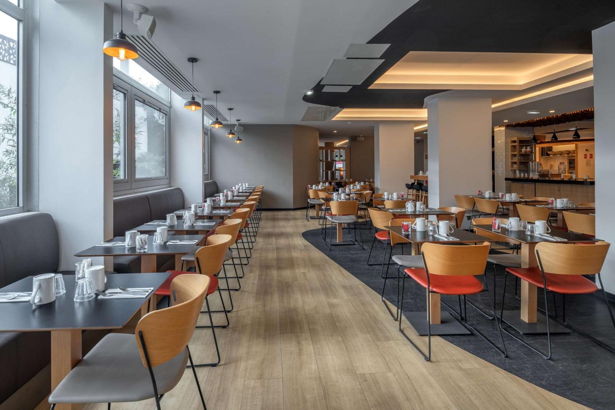 Doubletree By Hilton Paris Bougival Hotel Buitenkant foto