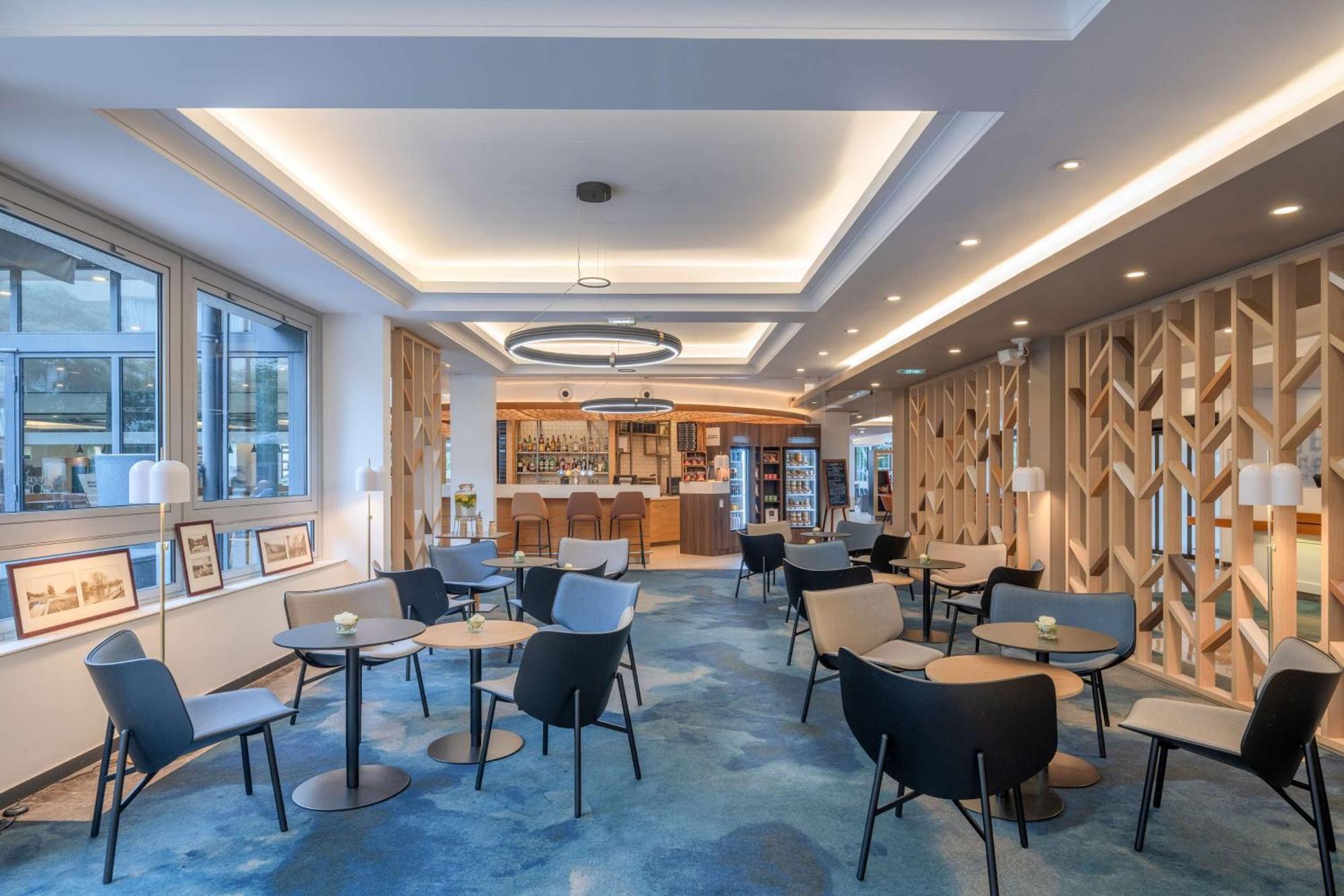 Doubletree By Hilton Paris Bougival Hotel Buitenkant foto